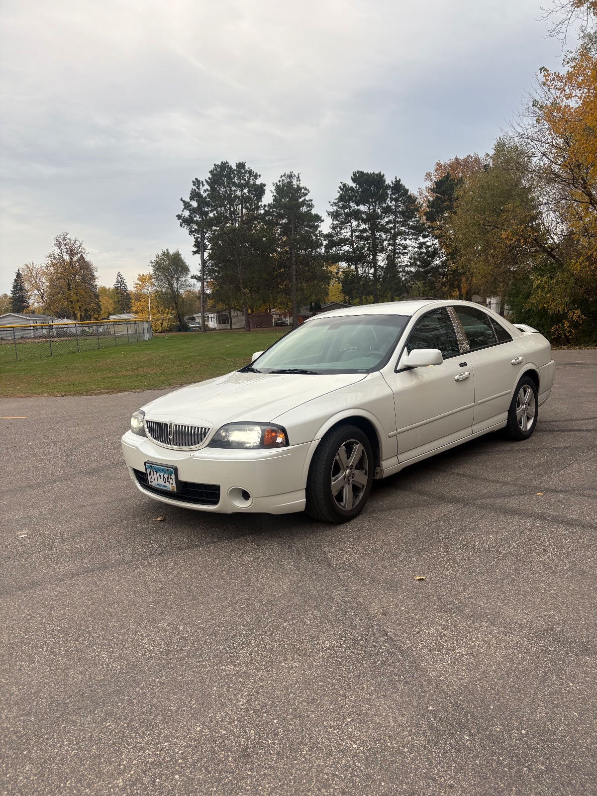White LINCOLN LS