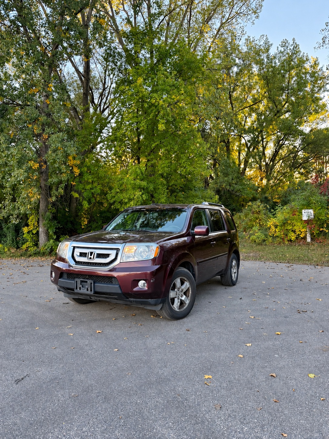 Burgundy HONDA Pilot
