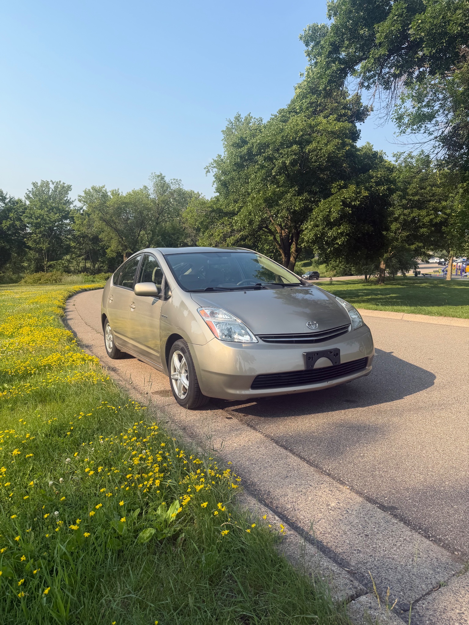 Beige TOYOTA Prius