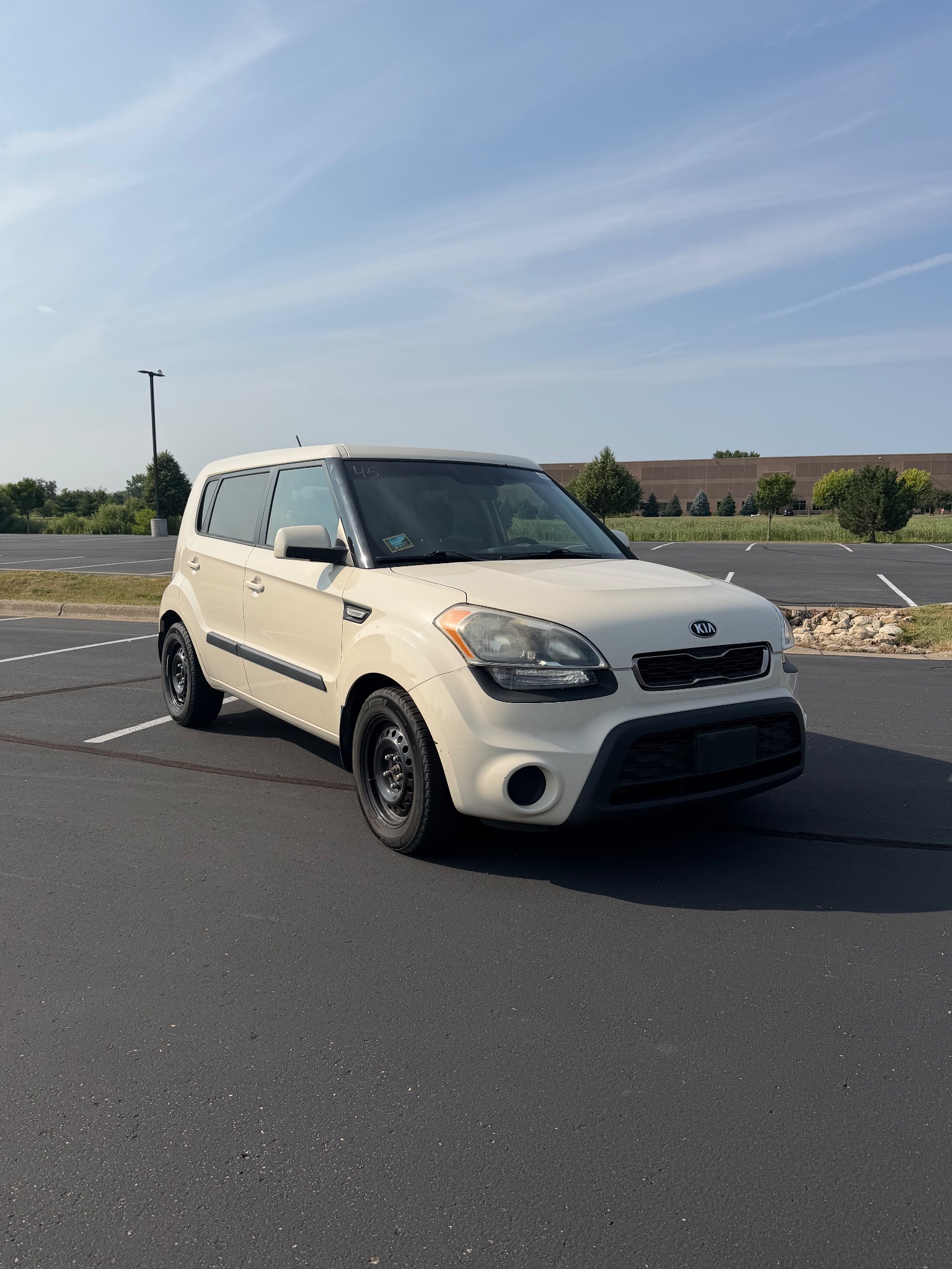 White KIA Soul